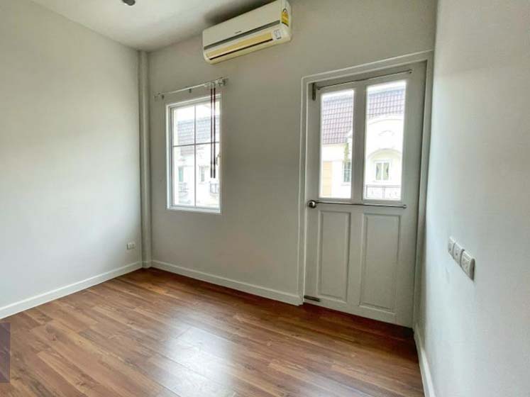 Townhouse in Rama 9 